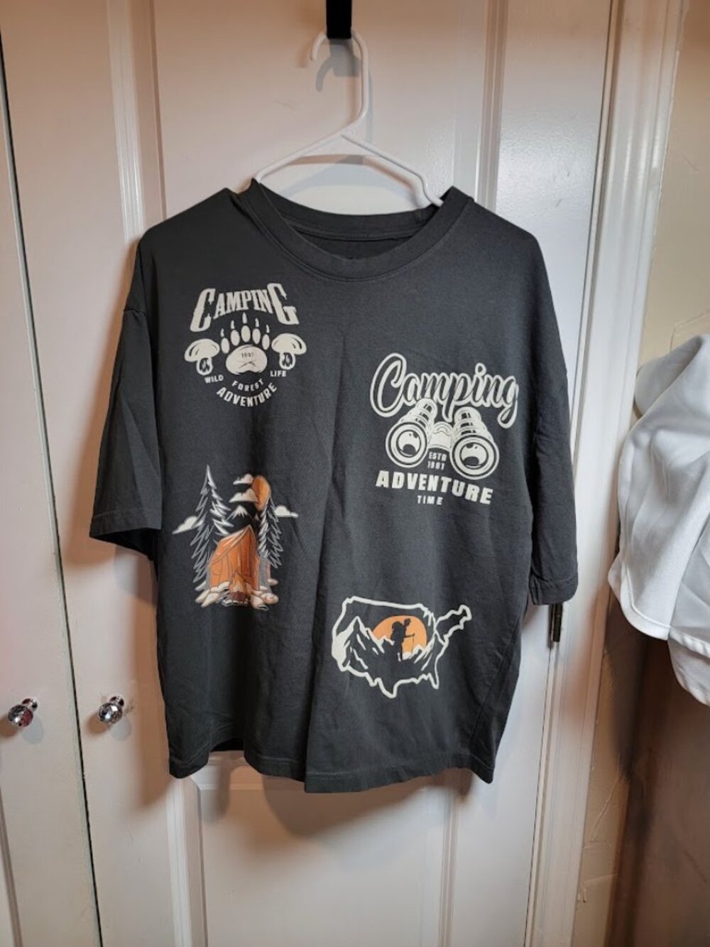American Garage Camping Adventure Graphic T-Shirt Men's Medium Charcoal Oversize